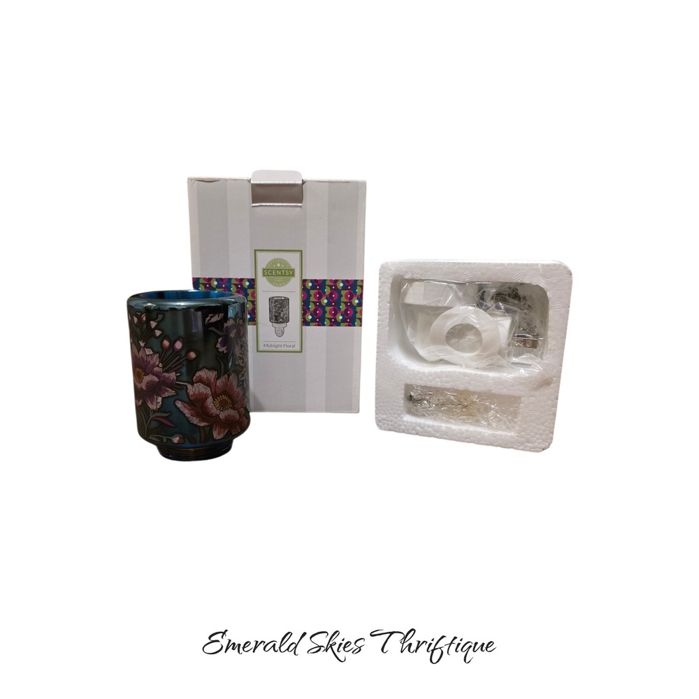 Scentsy midnight floral plug in warmer, new. Free shipping